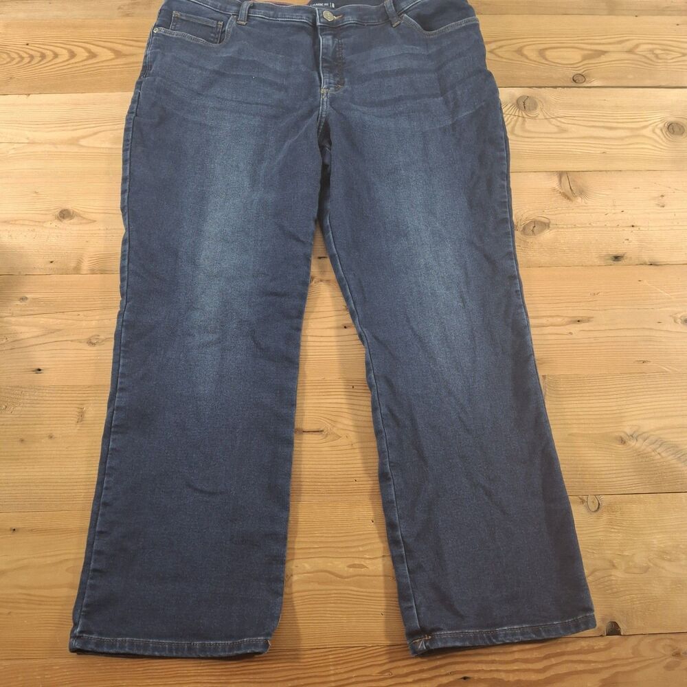 Lee Classic Fit  Womens 18 Short
